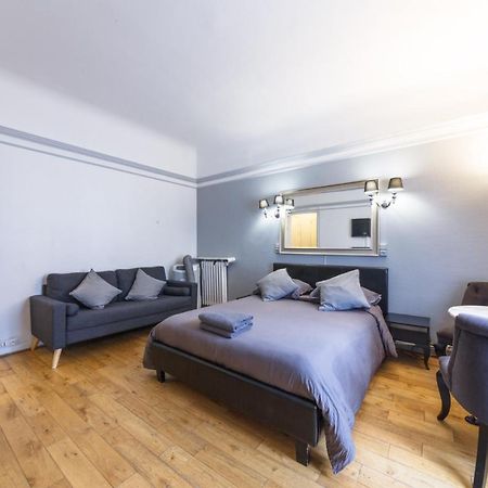 Апартаменты Private Studio - Avenue Des Champs-Elysees Париж Экстерьер фото