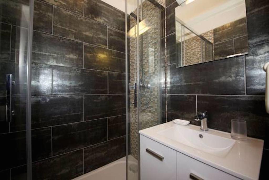 Апартаменты Private Studio - Avenue Des Champs-Elysees Париж Экстерьер фото
